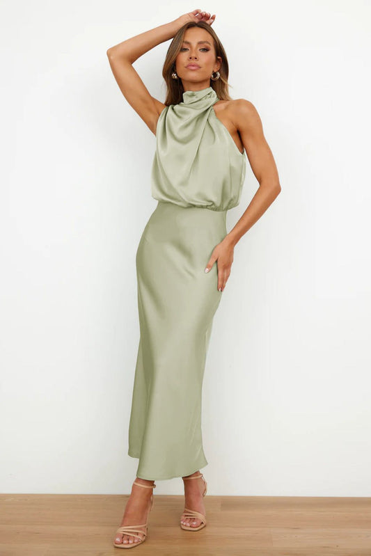 Robe longue satinée | Vert sauge | Col drapé élégant
