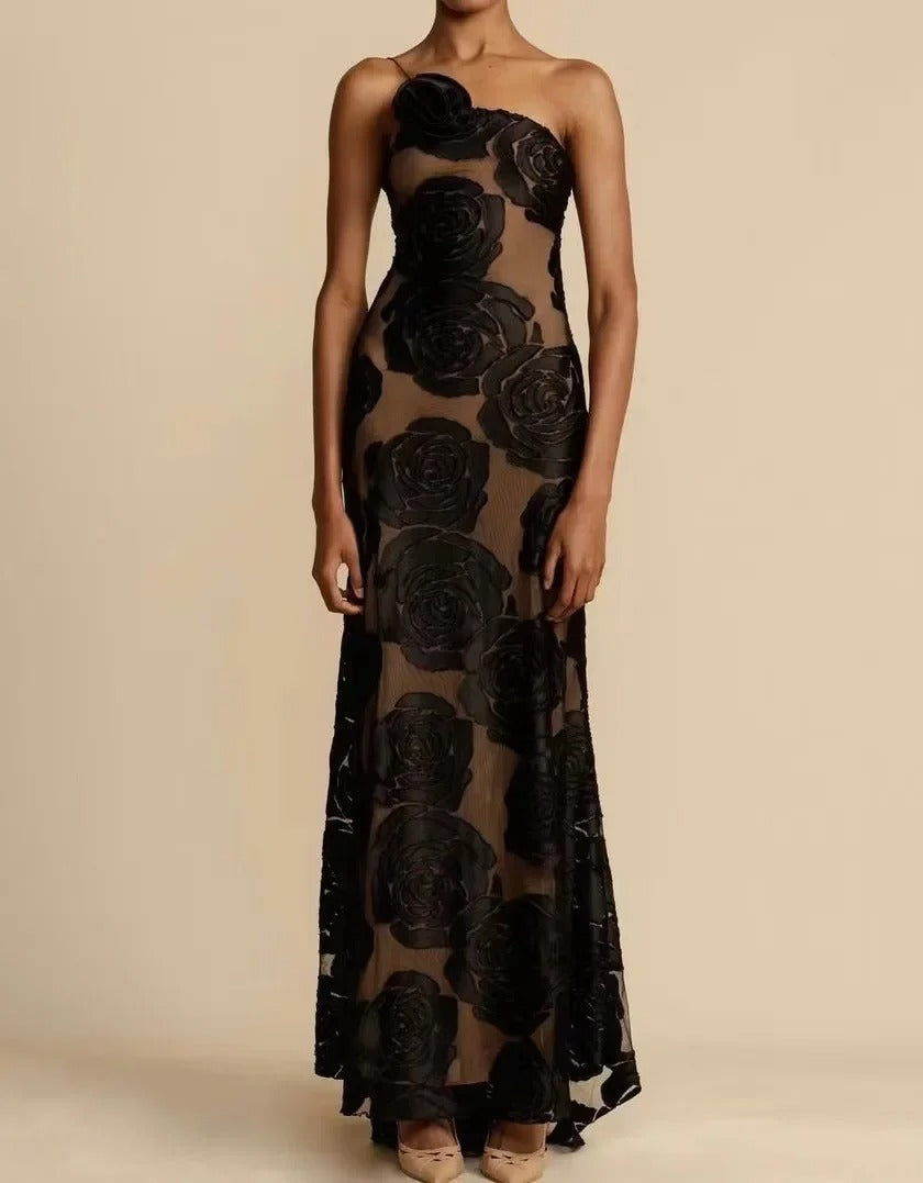 Elegante abito lungo in mesh floreale