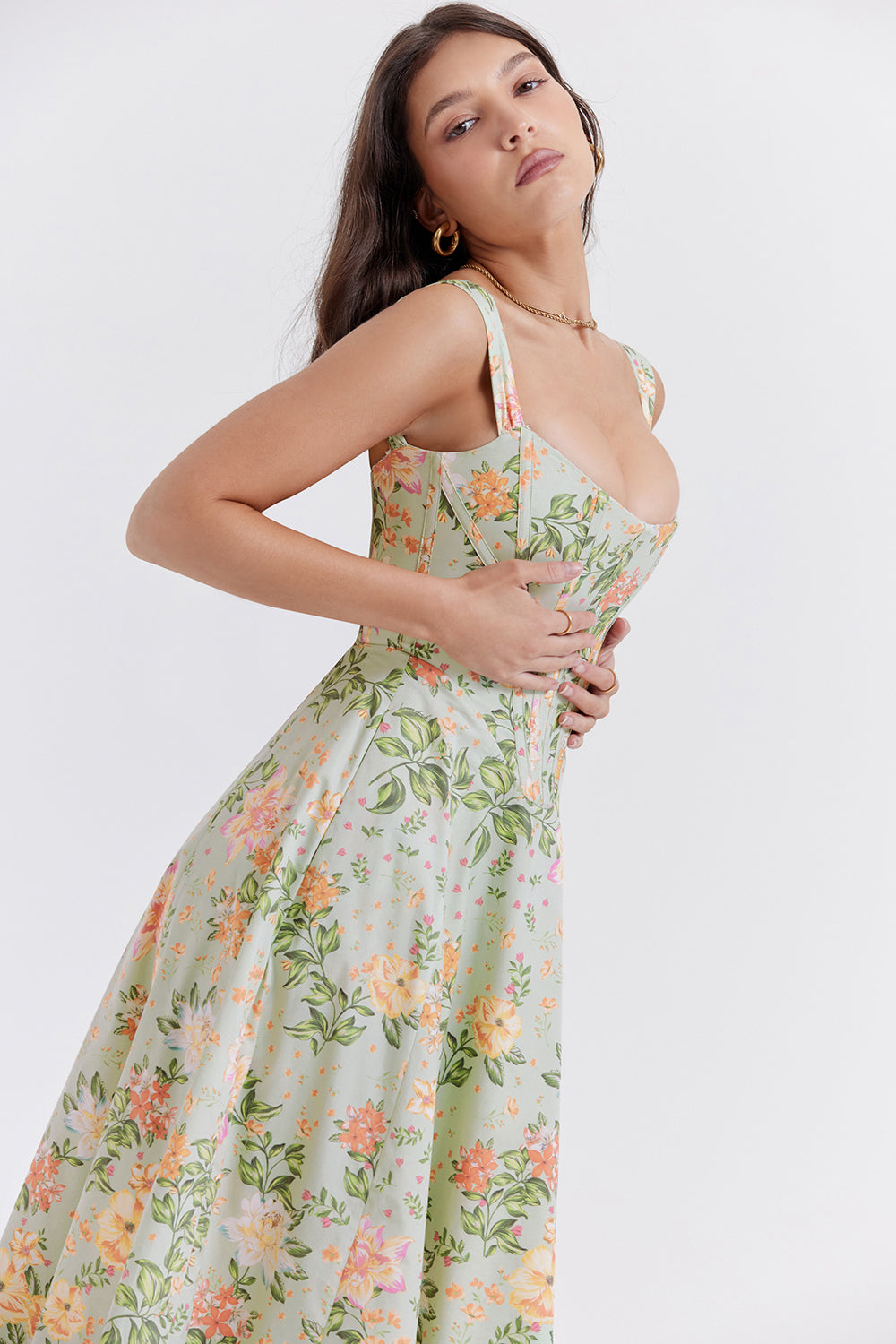 Vestido midi de verano con estampado floral