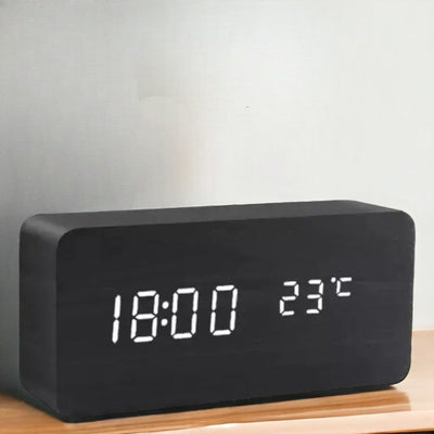 Reloj despertador digital de madera: pantalla LED, control por voz, brillo ajustable.